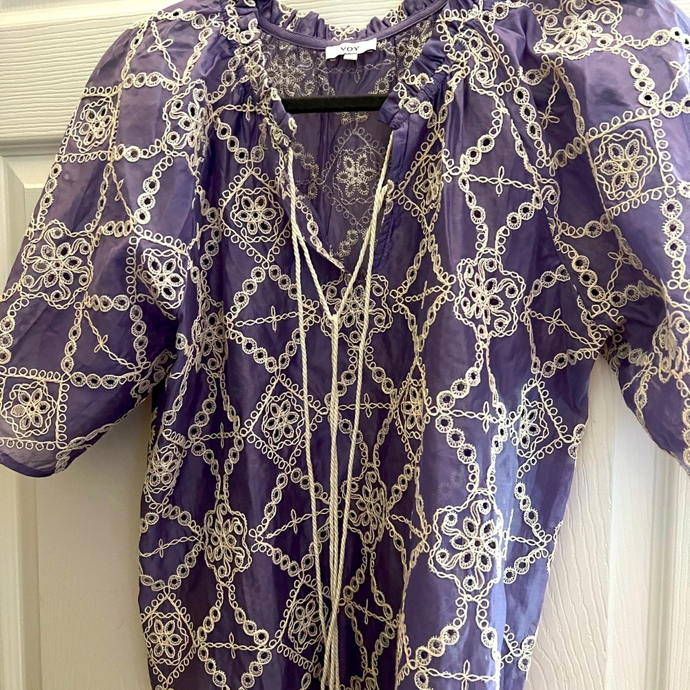 Beautiful NWOT Lilac, Sheer Embroidered Cut Out blouse